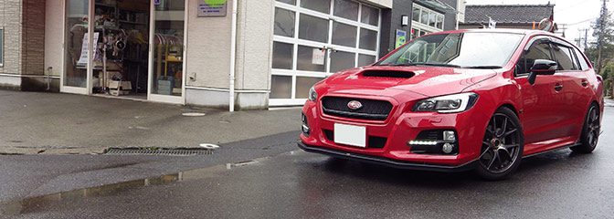 SUBARU:レヴォーグにレカロシートの装着。